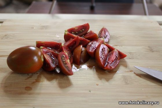 Закуска из быстро маринованных томатов 